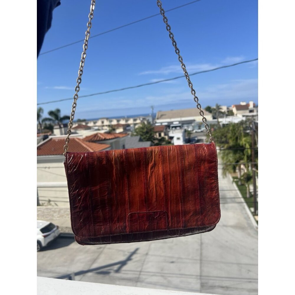 Vintage 70s Sunco burnt caramel eel skin leather gold chain shoulder bag luxury